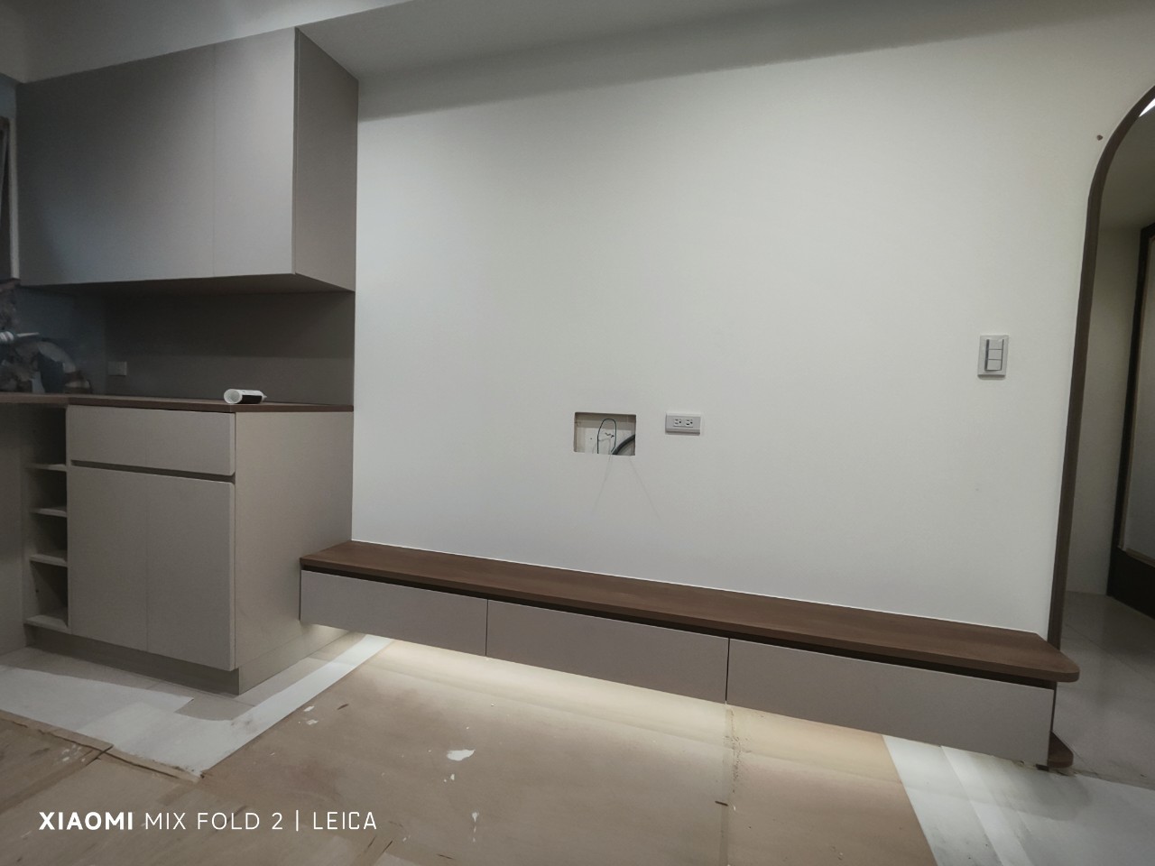 富宇峰景_電視吊抽櫃_2