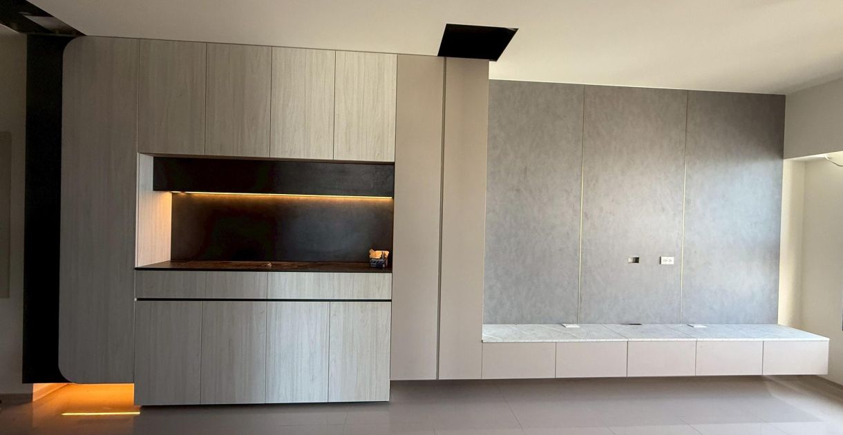 森之道－陳小姐｜玄關與客廳的系統櫃空間規劃案例